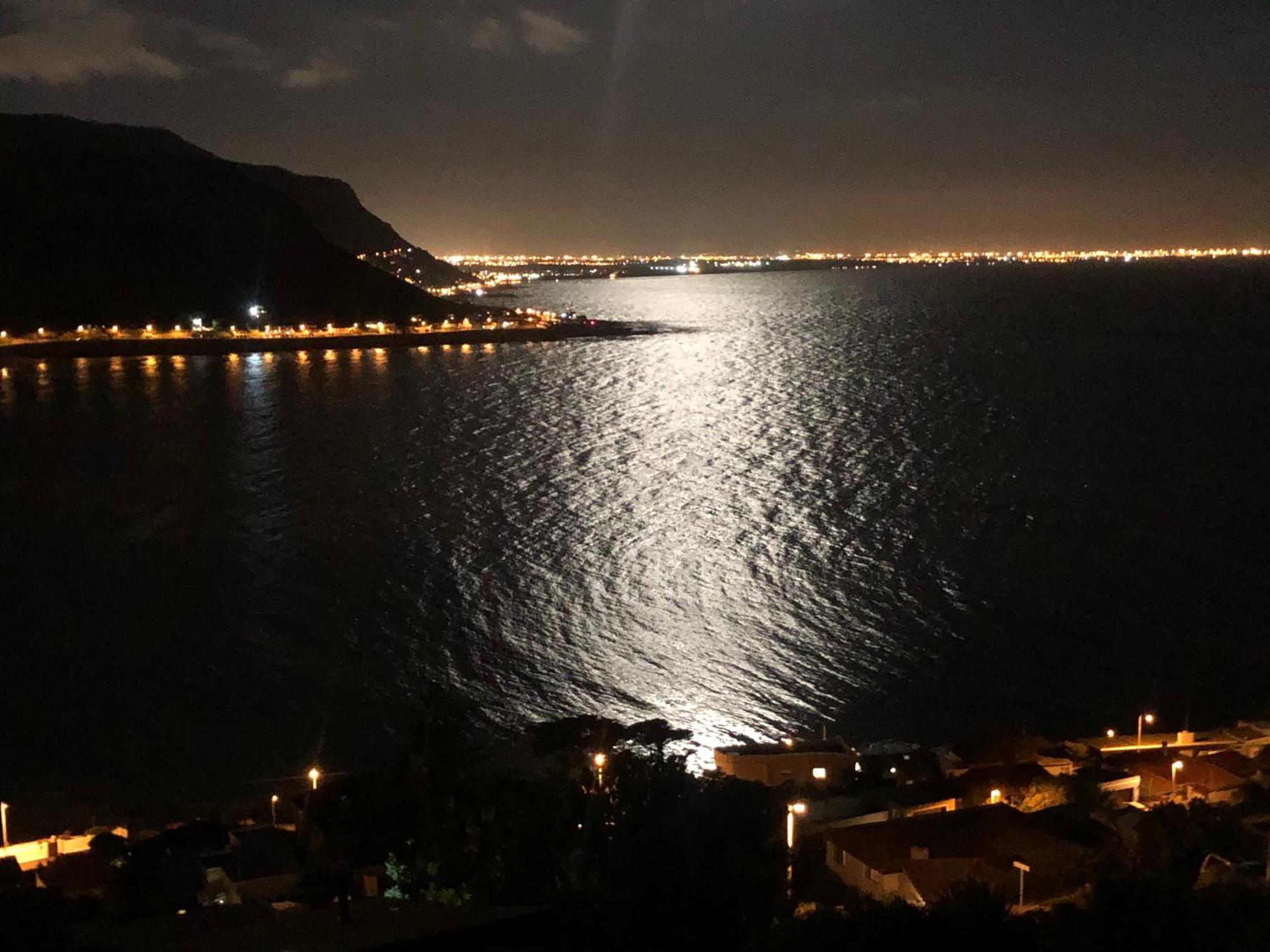 1 Mountain Rd Boutique B & B Fish Hoek Exteriör bild
